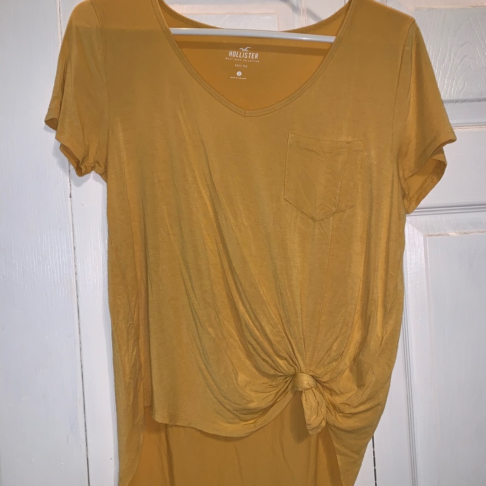 hollister yellow v neck tee